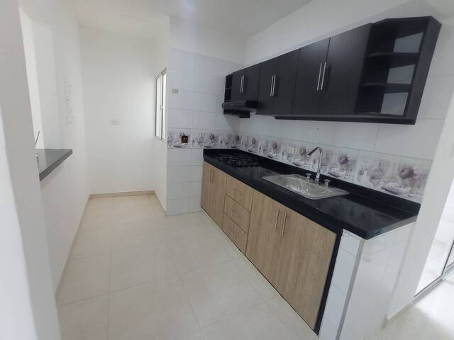 #1708 - Apartamento para Alquiler en Montería - COR - 2