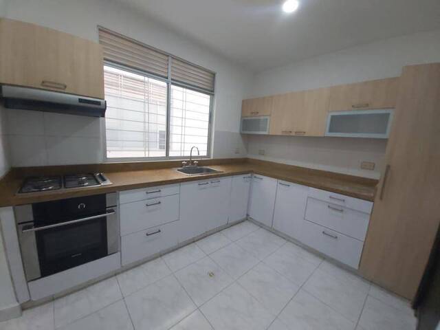 #1895 - Apartamento para Alquiler en Montería - COR - 2